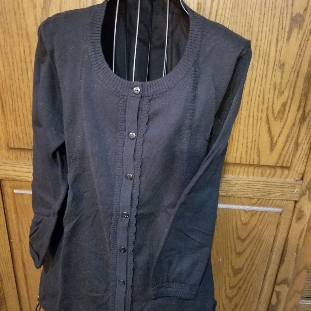 Linda Matthews black sweater medium button-front